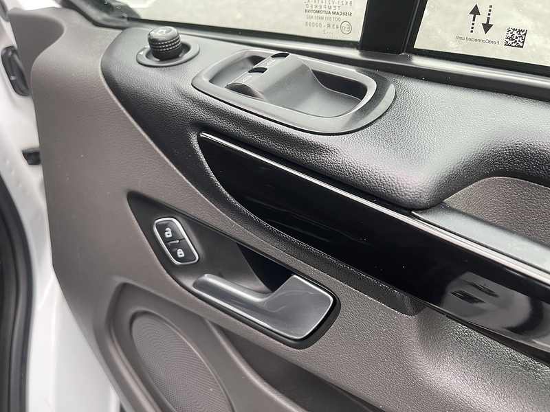 Ford Transit Custom 2.0 300 EcoBlue Limited L2 H1 Euro 6 (s/s) 5dr - U462