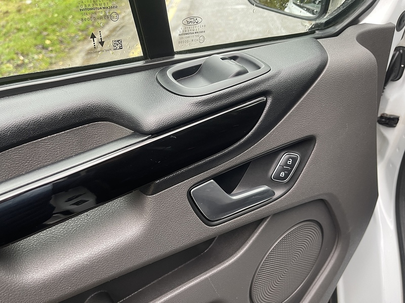 Ford Transit Custom 2.0 300 EcoBlue Limited L2 H1 Euro 6 (s/s) 5dr - U462