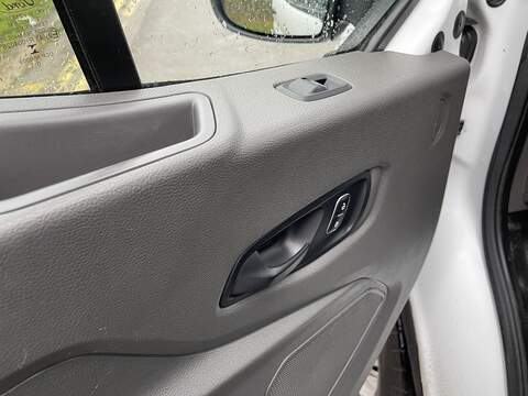 Ford Transit 130ps 350 L3  Double Cab RWD Tipper RWD 2.0 4dr Tipper Manual Diesel - U463