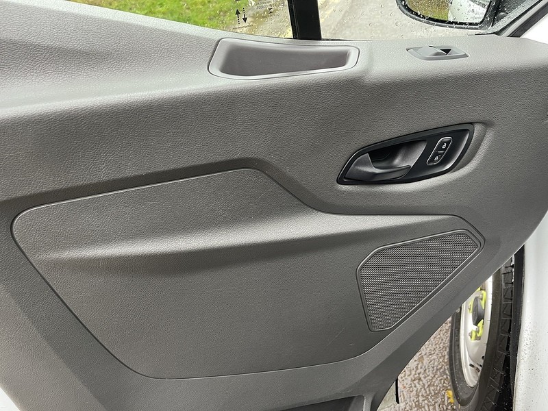 Ford Transit 130ps 350 L3  Double Cab RWD Tipper RWD 2.0 4dr Tipper Manual Diesel - U463