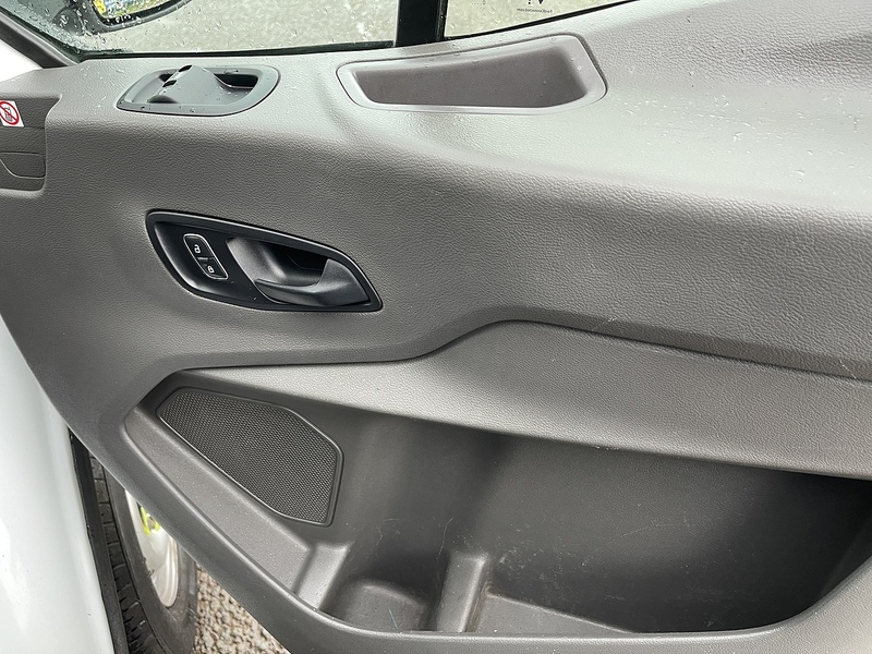 Ford Transit 130ps 350 L3  Double Cab RWD Tipper RWD 2.0 4dr Tipper Manual Diesel - U463