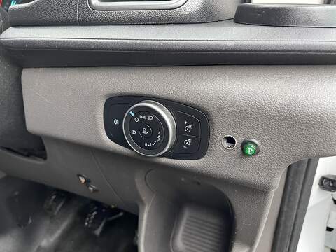 Ford Transit 130ps 350 L3  Double Cab RWD Tipper RWD 2.0 4dr Tipper Manual Diesel - U463