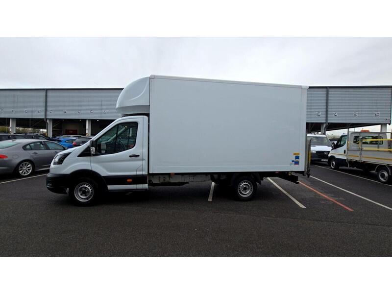 Ford Transit 350 LUTON L4 H1 FWD 130PS Leader - U464