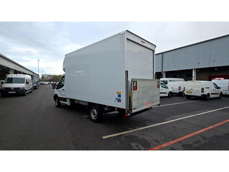 Ford Transit 350 LUTON L4 H1 FWD 130PS Leader - U464
