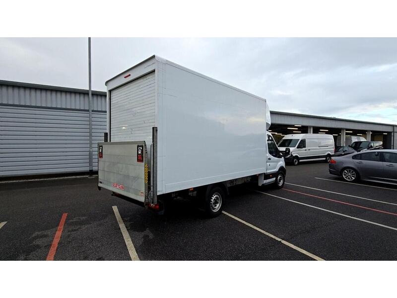 Ford Transit 350 LUTON L4 H1 FWD 130PS Leader - U464