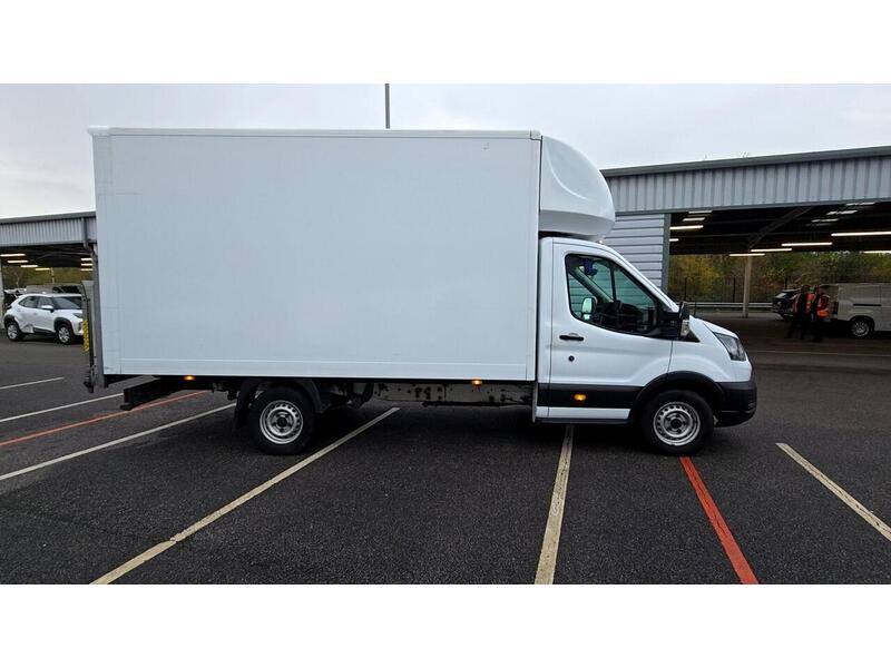 Ford Transit 350 LUTON L4 H1 FWD 130PS Leader - U464