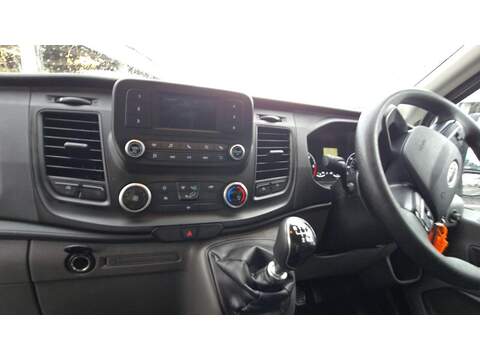 Ford Transit 350 LUTON L4 H1 FWD 130PS Leader - U464