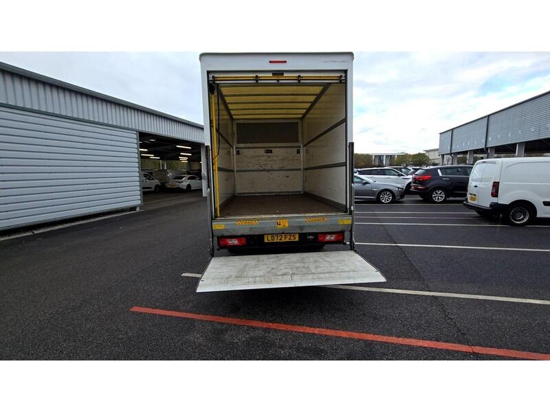 Ford Transit 350 LUTON L4 H1 FWD 130PS Leader - U464