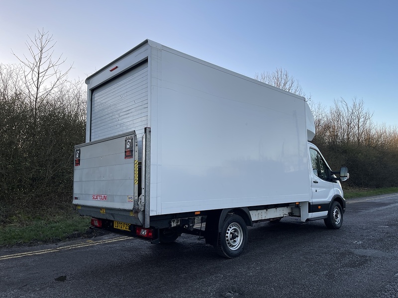 Ford Transit 350 LUTON L4 H1 FWD 130PS Leader - U464