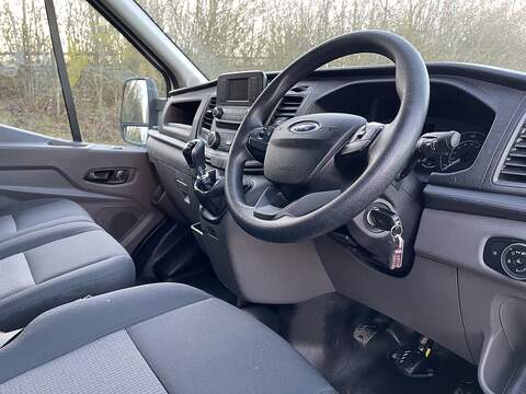 Ford Transit 350 LUTON L4 H1 FWD 130PS Leader - U464