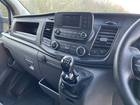 Ford Transit 350 LUTON L4 H1 FWD 130PS Leader - U464