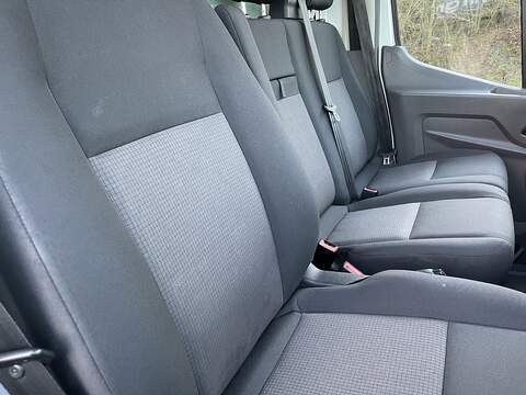 Ford Transit 350 LUTON L4 H1 FWD 130PS Leader - U464