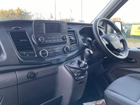 Ford Transit 350 LUTON L4 H1 FWD 130PS Leader - U464