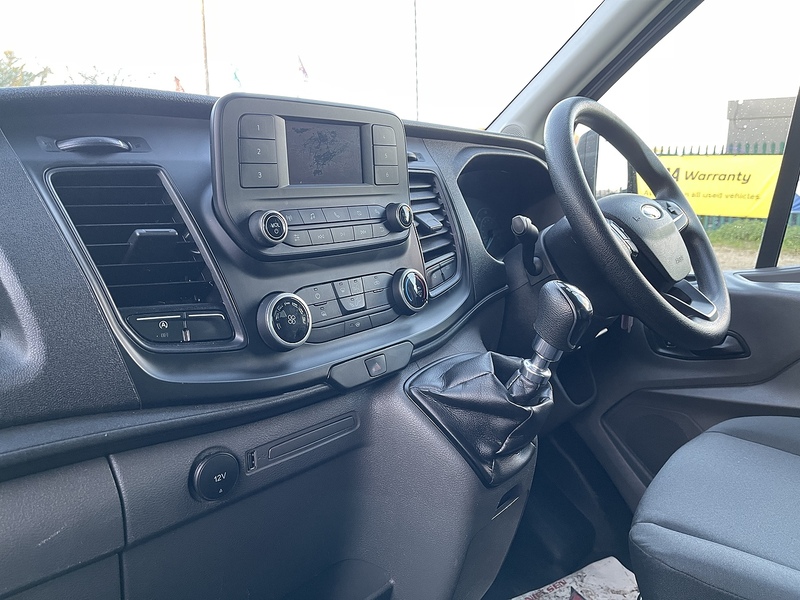 Ford Transit 350 LUTON L4 H1 FWD 130PS Leader - U464