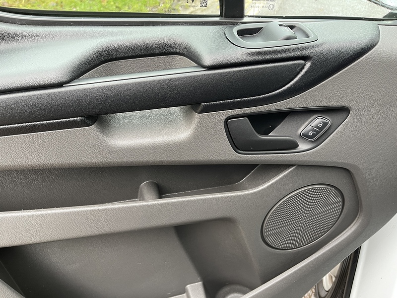 Ford Transit Custom 2.0 300 EcoBlue Leader L2 H2 Euro 6 (s/s) 5dr - U465