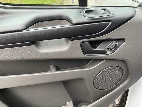 Ford Transit Custom 2.0 300 EcoBlue Leader L2 H2 Euro 6 (s/s) 5dr - U465