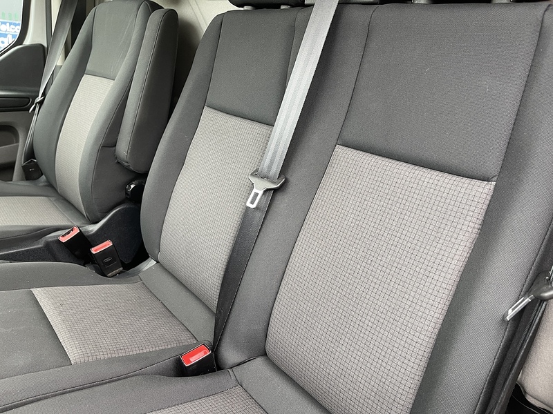 Ford Transit Custom 2.0 300 EcoBlue Leader L2 H2 Euro 6 (s/s) 5dr - U465