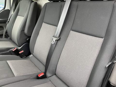 Ford Transit Custom 2.0 300 EcoBlue Leader L2 H2 Euro 6 (s/s) 5dr - U465