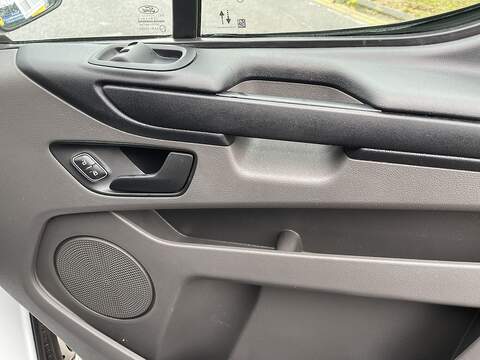 Ford Transit Custom 2.0 300 EcoBlue Leader L2 H2 Euro 6 (s/s) 5dr - U465