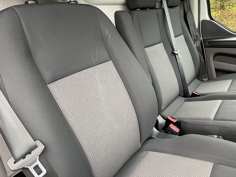Ford Transit Custom 2.0 300 EcoBlue Leader L2 H2 Euro 6 (s/s) 5dr - U465