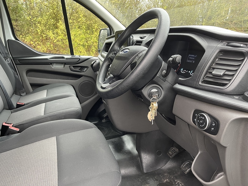 Ford Transit Custom 2.0 300 EcoBlue Leader L2 H2 Euro 6 (s/s) 5dr - U465