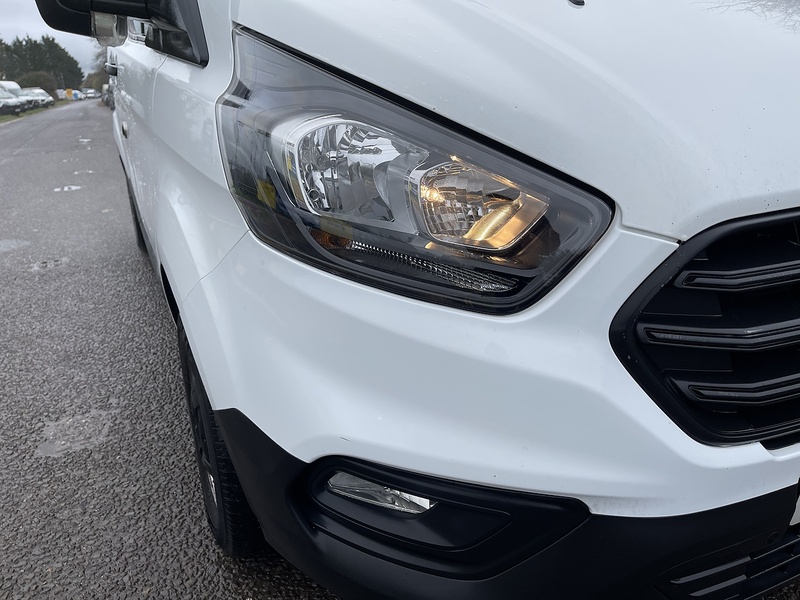 Ford Transit Custom 2.0 300 EcoBlue Leader L2 H2 Euro 6 (s/s) 5dr - U465