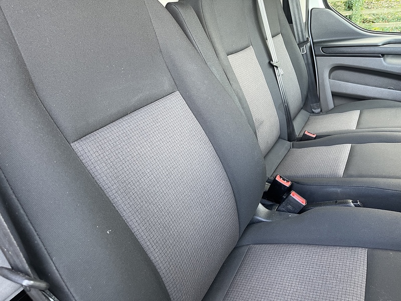 Ford Transit Custom 2.0 300 EcoBlue Leader L2 H1 Euro 6 (s/s) 5dr - U466