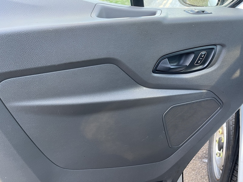 Ford Transit FORD TRANSIT 350 RWD 2.0 130 L2 TIPPER - U467