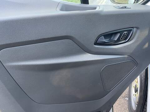 Ford Transit FORD TRANSIT 350 RWD 2.0 130 L2 TIPPER - U467