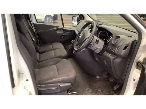 Renault Trafic 2.0 dCi ENERGY 28 Business+ SWB Standard Roof Euro 6 (s/s) 5dr - U468