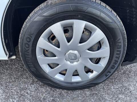 Renault Trafic 2.0 dCi ENERGY 28 Business+ SWB Standard Roof Euro 6 (s/s) 5dr - U468