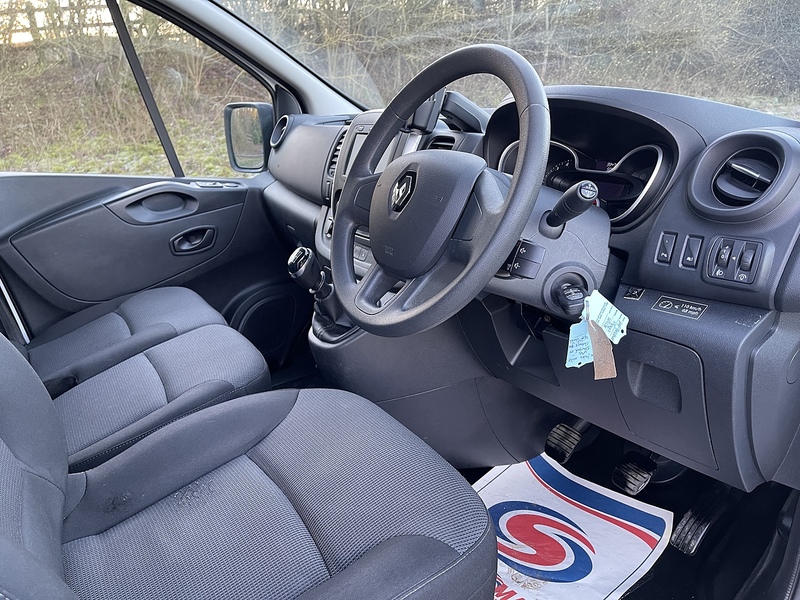 Renault Trafic 2.0 dCi ENERGY 28 Business+ SWB Standard Roof Euro 6 (s/s) 5dr - U468