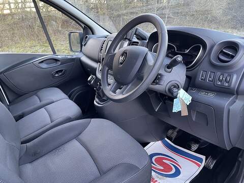 Renault Trafic 2.0 dCi ENERGY 28 Business+ SWB Standard Roof Euro 6 (s/s) 5dr - U468