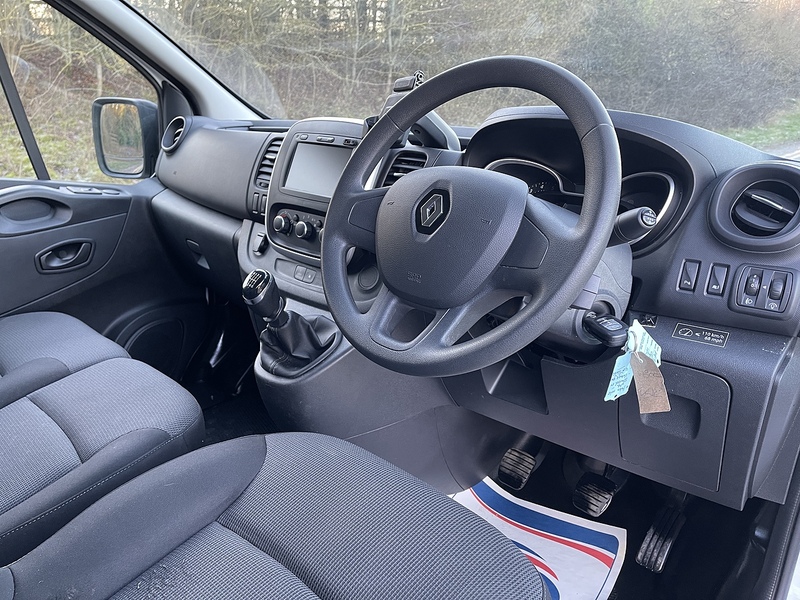 Renault Trafic 2.0 dCi ENERGY 28 Business+ SWB Standard Roof Euro 6 (s/s) 5dr - U468