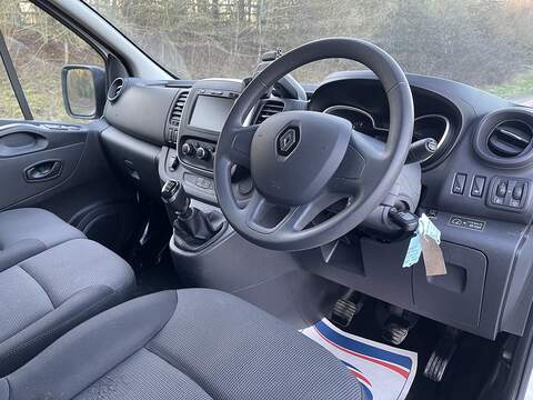 Renault Trafic 2.0 dCi ENERGY 28 Business+ SWB Standard Roof Euro 6 (s/s) 5dr - U468