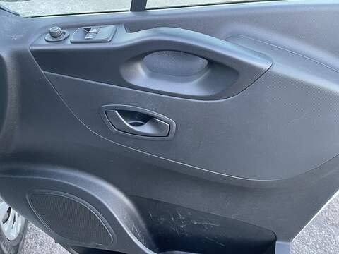 Renault Trafic 2.0 dCi ENERGY 28 Business+ SWB Standard Roof Euro 6 (s/s) 5dr - U468