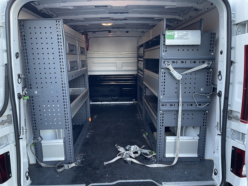 Renault Trafic 2.0 dCi ENERGY 28 Business+ SWB Standard Roof Euro 6 (s/s) 5dr - U468