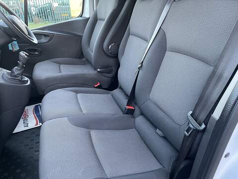 Renault Trafic 2.0 dCi ENERGY 28 Business+ SWB Standard Roof Euro 6 (s/s) 5dr - U468