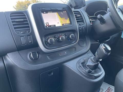 Renault Trafic 2.0 dCi ENERGY 28 Business+ SWB Standard Roof Euro 6 (s/s) 5dr - U468