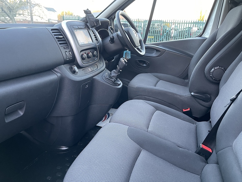 Renault Trafic 2.0 dCi ENERGY 28 Business+ SWB Standard Roof Euro 6 (s/s) 5dr - U468