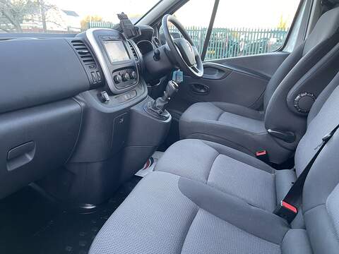 Renault Trafic 2.0 dCi ENERGY 28 Business+ SWB Standard Roof Euro 6 (s/s) 5dr - U468