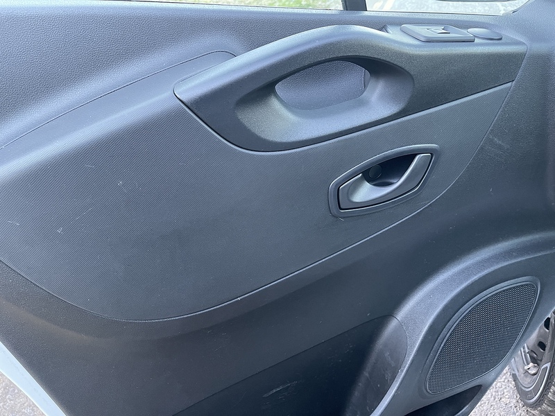 Renault Trafic 2.0 dCi ENERGY 28 Business+ SWB Standard Roof Euro 6 (s/s) 5dr - U468