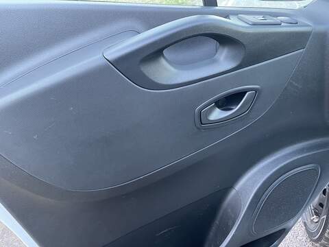 Renault Trafic 2.0 dCi ENERGY 28 Business+ SWB Standard Roof Euro 6 (s/s) 5dr - U468