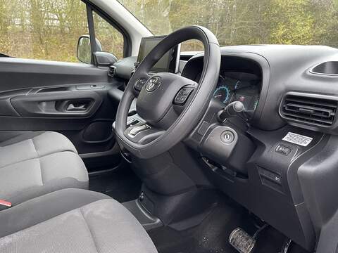 Toyota PROACE CITY 50kWh Icon Short Panel Van Auto SWB 5dr (7kW OBC) - U475