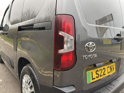 Toyota PROACE CITY 50kWh Icon Short Panel Van Auto SWB 5dr (7kW OBC) - U475