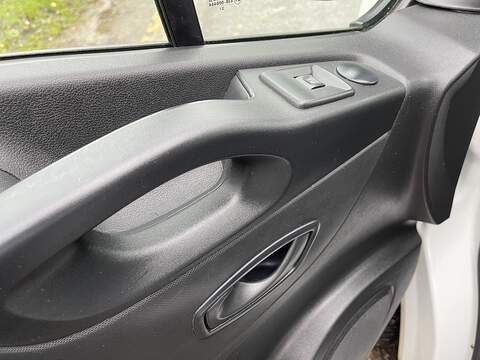 Renault Trafic 2.0 dCi ENERGY 28 Business+ SWB Standard Roof Euro 6 (s/s) 5dr - U476