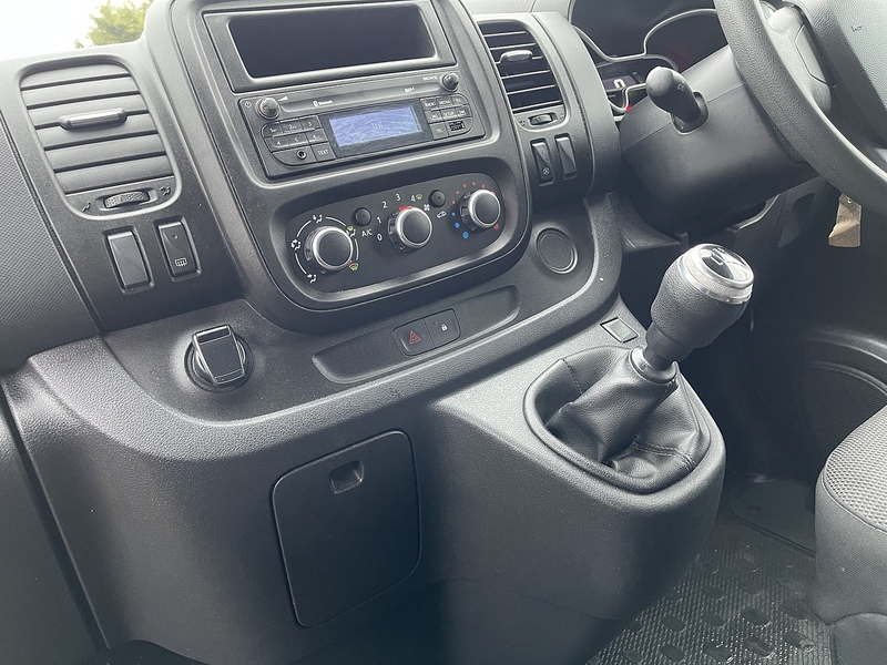 Renault Trafic 2.0 dCi ENERGY 28 Business+ SWB Standard Roof Euro 6 (s/s) 5dr - U476