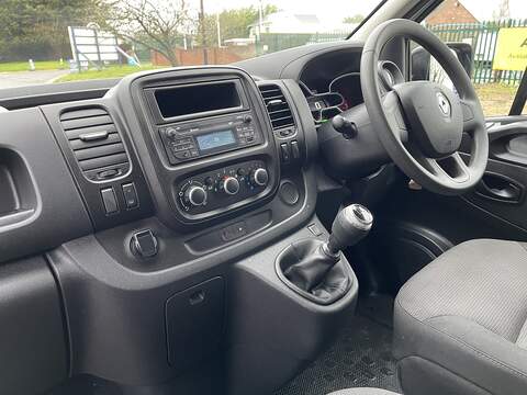 Renault Trafic 2.0 dCi ENERGY 28 Business+ SWB Standard Roof Euro 6 (s/s) 5dr - U476