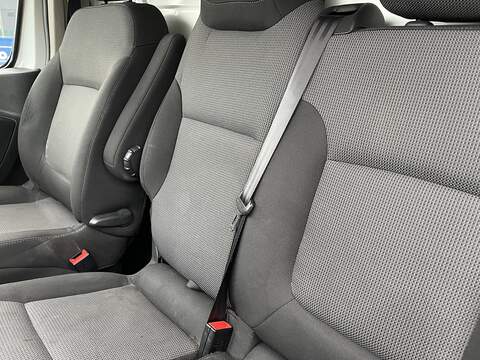 Renault Trafic 2.0 dCi ENERGY 28 Business+ SWB Standard Roof Euro 6 (s/s) 5dr - U476