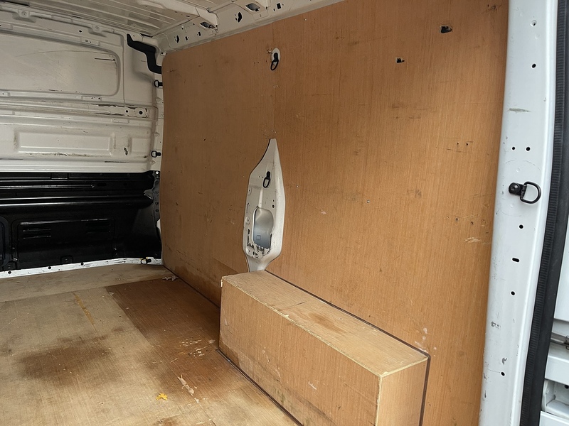 Renault Trafic 2.0 dCi ENERGY 28 Business+ SWB Standard Roof Euro 6 (s/s) 5dr - U476